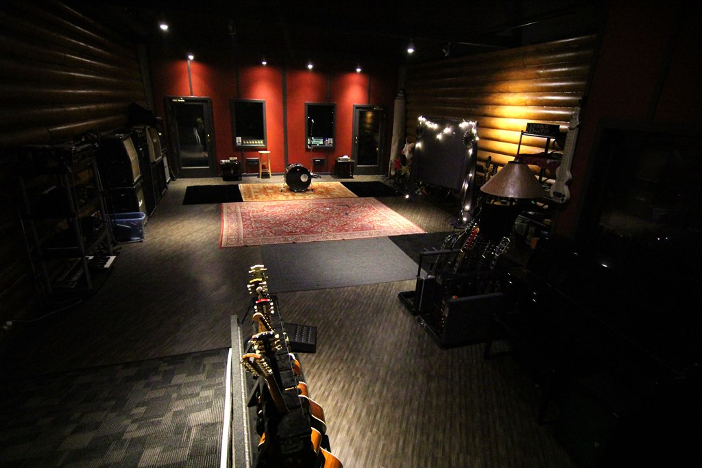 Rock Falcon Studio.